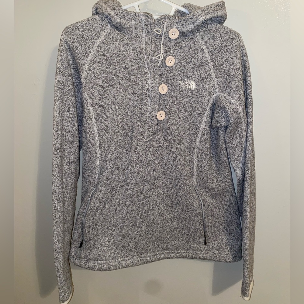 Women’s North Face Sweater